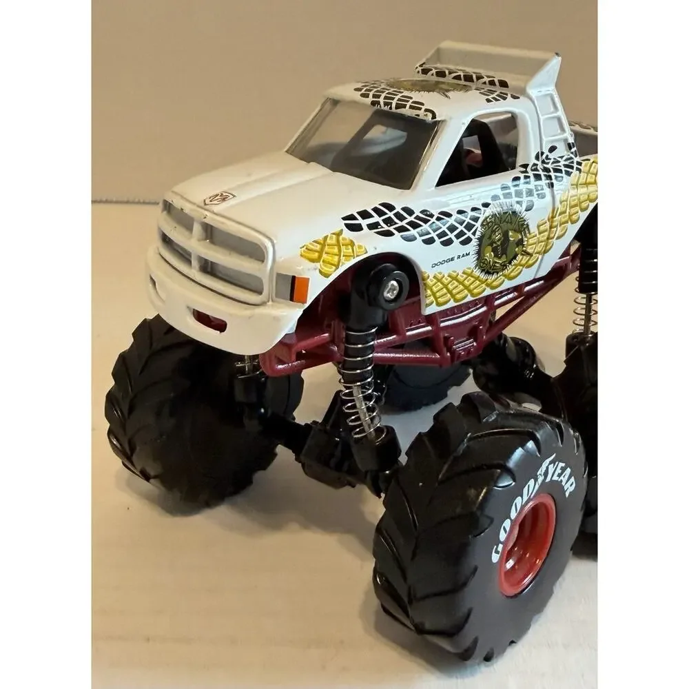 2001 SPIN MASTER METAL MAXX MEGA SHOCKS DODGE RAM Monster Truck FREE SHIPPING